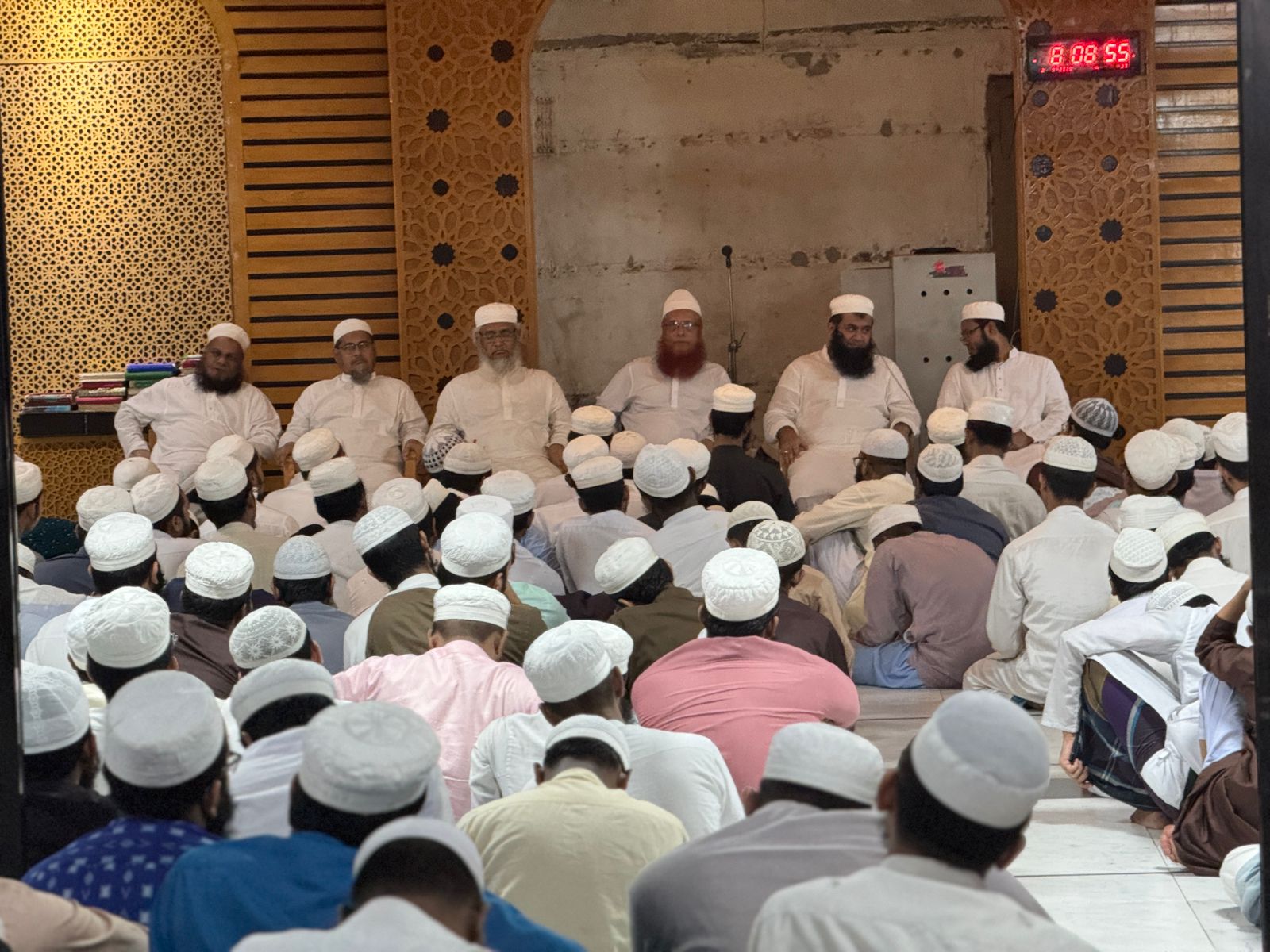 ধারাবাহিক মেহনত ও উস্তাদের দোয়া থাকলে ইলমের দৌলত অর্জিত হবে : মাওলানা হেদায়াতুল্লাহ কাসেমী